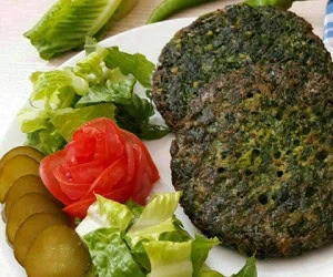 کوکو سبزی با سبزی خشک
