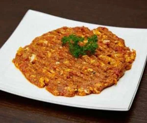 میرزاقاسمی با رب گوجه