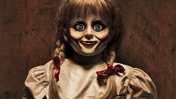 آنابل عروسک ترسناک