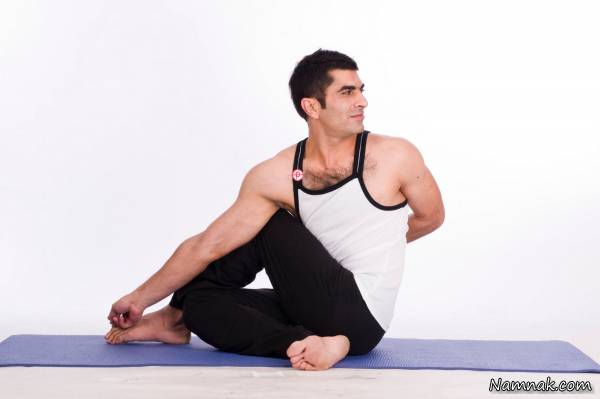پیچ و تاب Matsyasana برای درمان یبوست پیچ و تاب Matsyasana