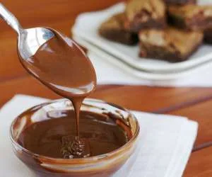 آب كردن شكلات در مايكروفر