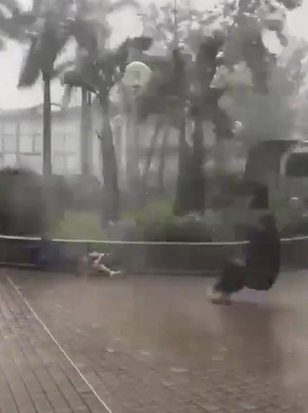 طوفان شدید در هنگ کنگ