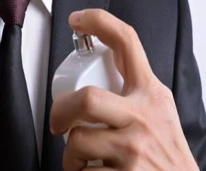 لکه عطر و دئودورانت