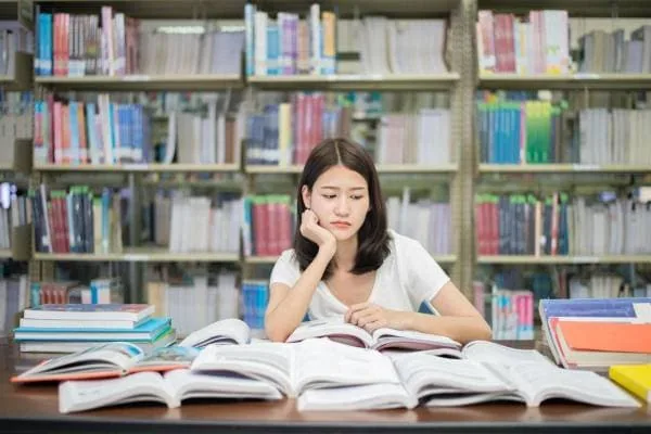 کاهش کتابخوانی