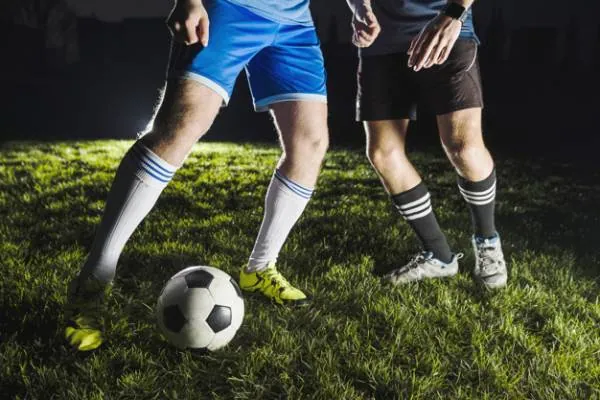 اولین فوتبال تاریخ