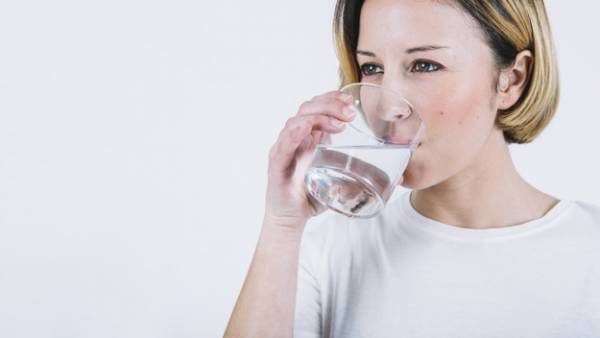 نوشیدن آب و دردهای مربوط به ستون فقرات