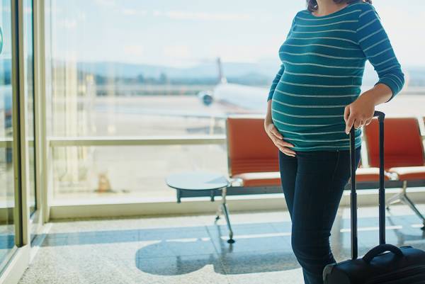 خطرات سفر در بارداری