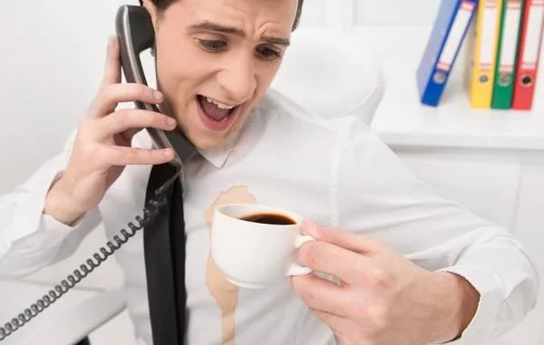 رفع لکه قهوه روی لباس