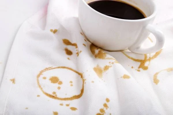 از بین بردن لک چای روی پارچه لکه چای روی لباس