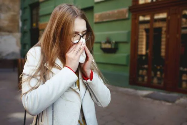 آبریزش بینی و عطسه
