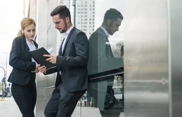 ایستادن در محیط کار