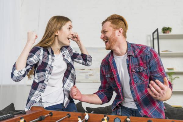 بازی کردن با دیگران