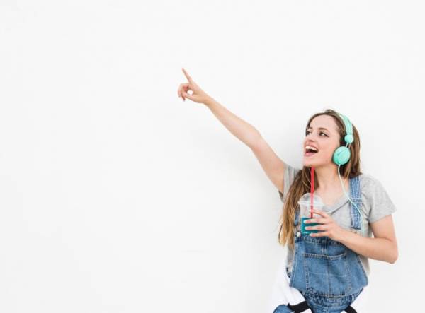 گوش کردن به موسیقی