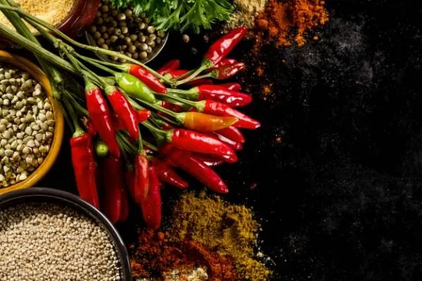 خوردن غذای تند