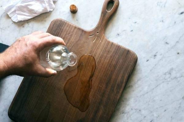 روش نو کردن ظروف چوبی قدیمی آشپزخانه با سرکه