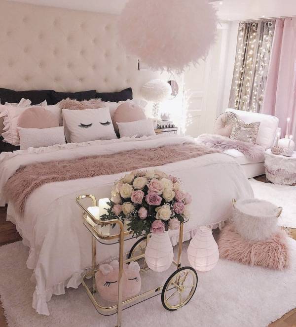 اتاق خواب صورتی زیبا