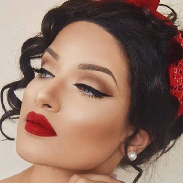 آرایش با رژلب قرمز
