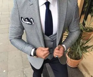 خوش تیپ با کت و شلوار