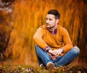 مرد آبان ماهی