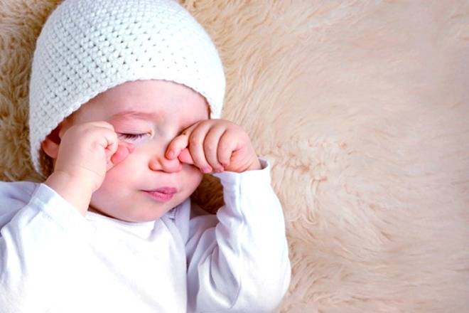 علائم بیماری چشم نوزاد