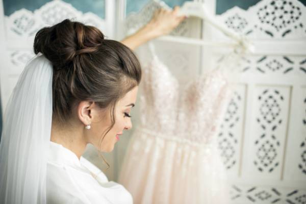 مراقبت از لباس عروس