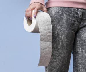 خطرات دستمال توالت  خطرات جدی دستمال توالت کاغذی برای خانمها