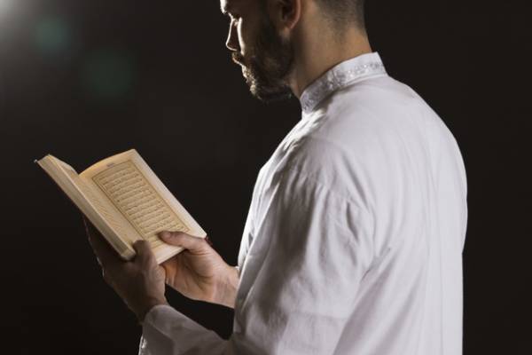 فواید زیارت آل یاسین