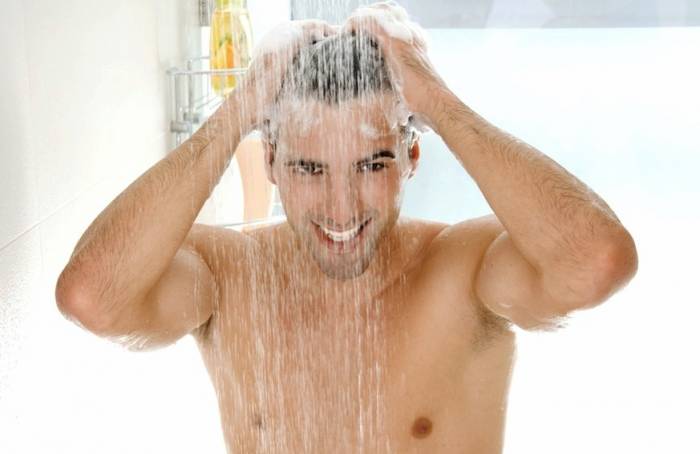 شستن روزانه مو 