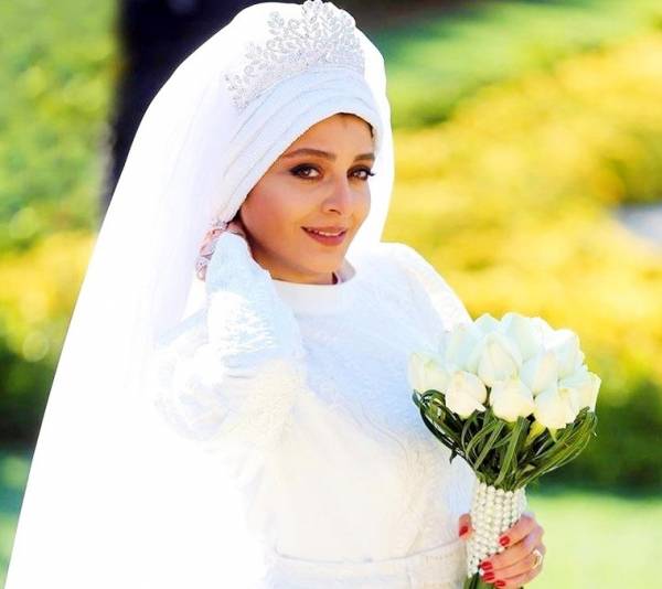 سادگی ساره بیات