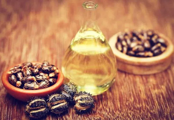درمان لک قهوه ای روی پوست با روغن کرچک روغن کرچک