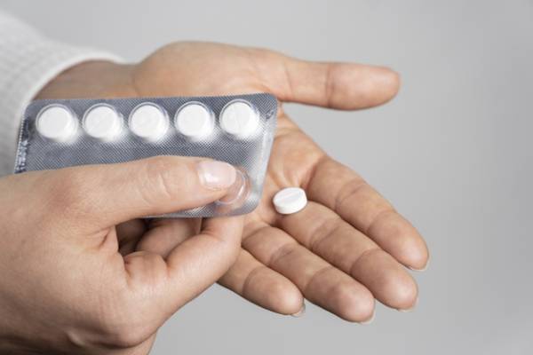 خوردن قرص با غذا