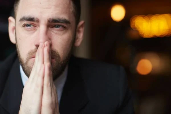 مشکلات مرد آبانی