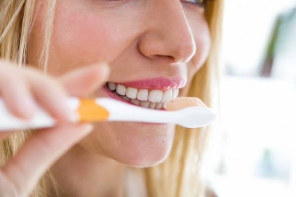 مسواک زدن روزانه