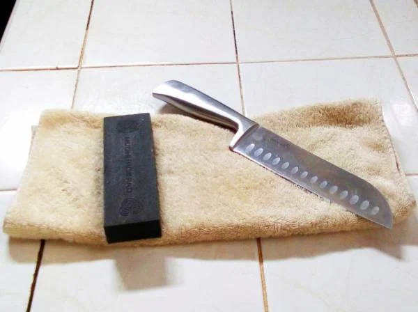 سنگ تیز کردن چاقو