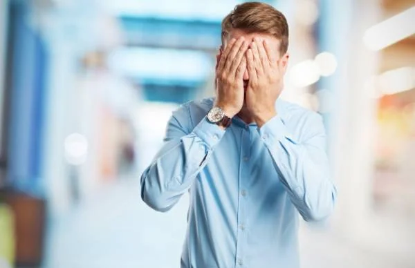 پنهان کردن خود