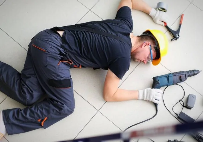 اقدامات اورژانسی در برق گرفتگی نکات بعد از برق گرفتگی