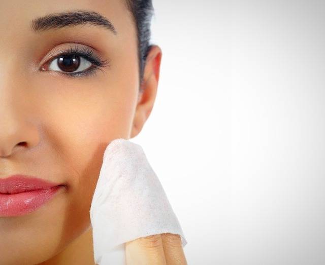 دستمال مرطوب