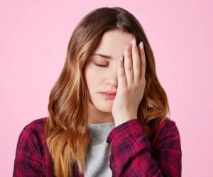  19 روش زنان زیبا برای رفع خستگی از چهره شان 