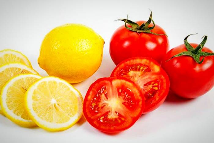 ساخت ماسک طبیعی برای صورت ماسک گوجه فرنگی و لیمو