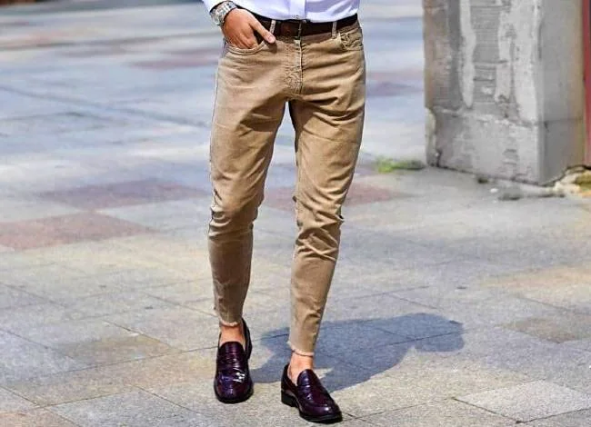 شلوار خاکی رنگ