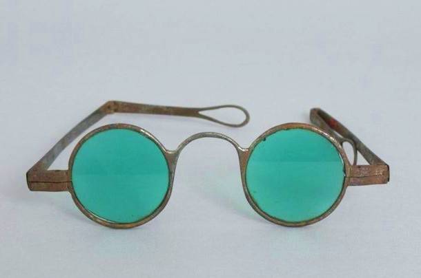 مخترع عینک آفتابی