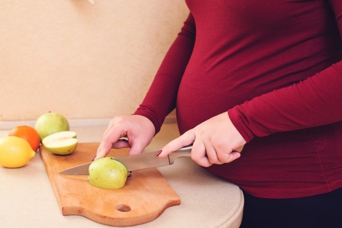 خوردن پر هلو در بارداری
