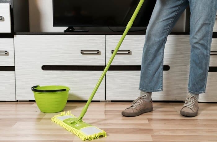 نظافت کف خانه