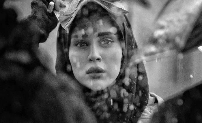 سریال بی همگان