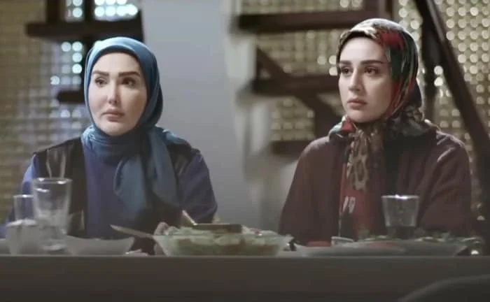 سریال بی همگان